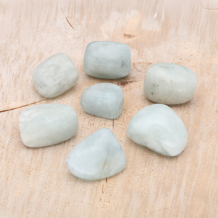 Aquamarine tumbled stone