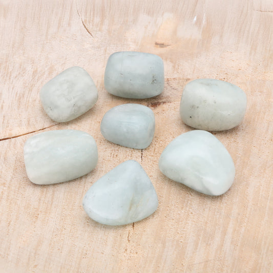 Aquamarine tumbled stone