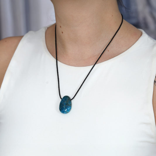 Apatite drop pendant