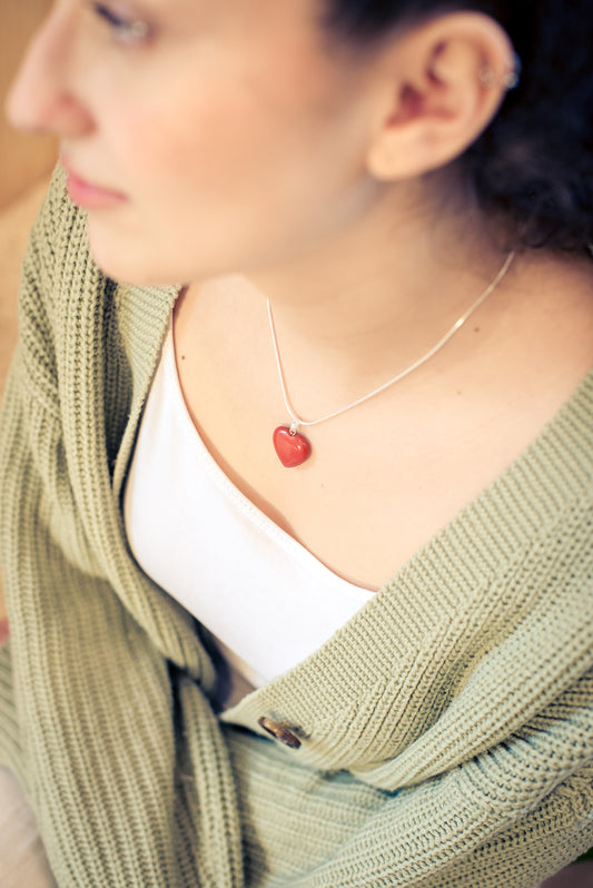 Jasper, red heart pendant | 2x2 cm