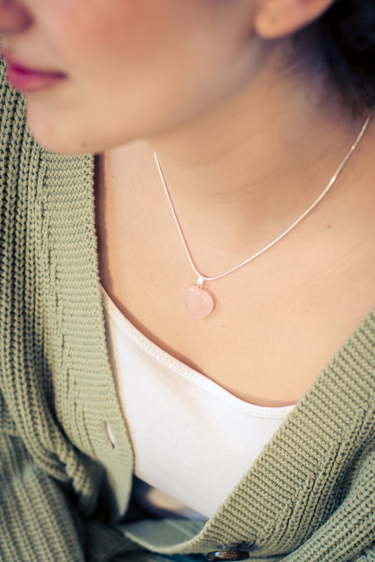 Rose quartz heart pendant | 2x2cm