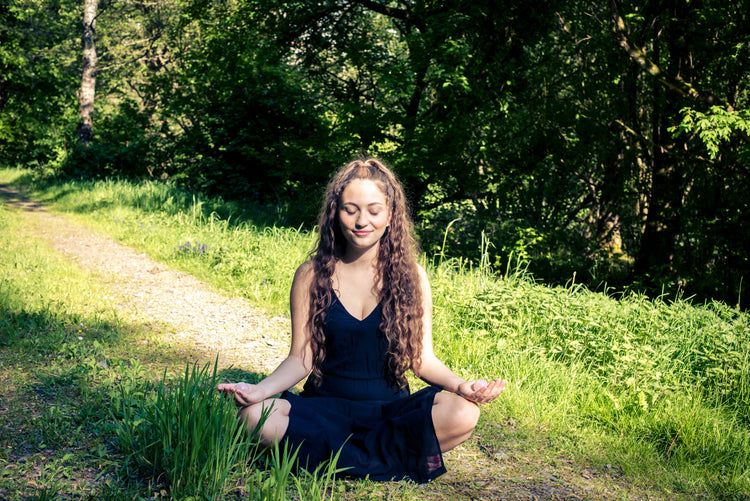 Rose quartz crystal ball | Including plexiglass holder