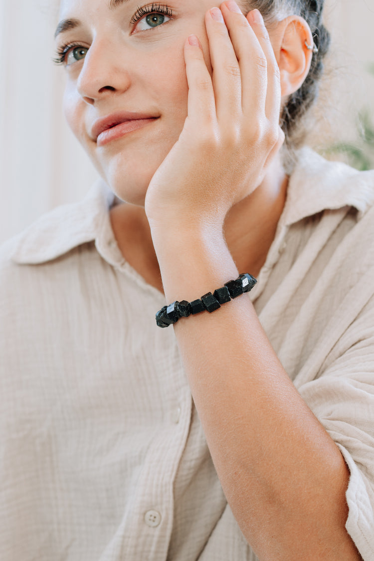 Tourmaline, black (Schörl) raw stone bracelet