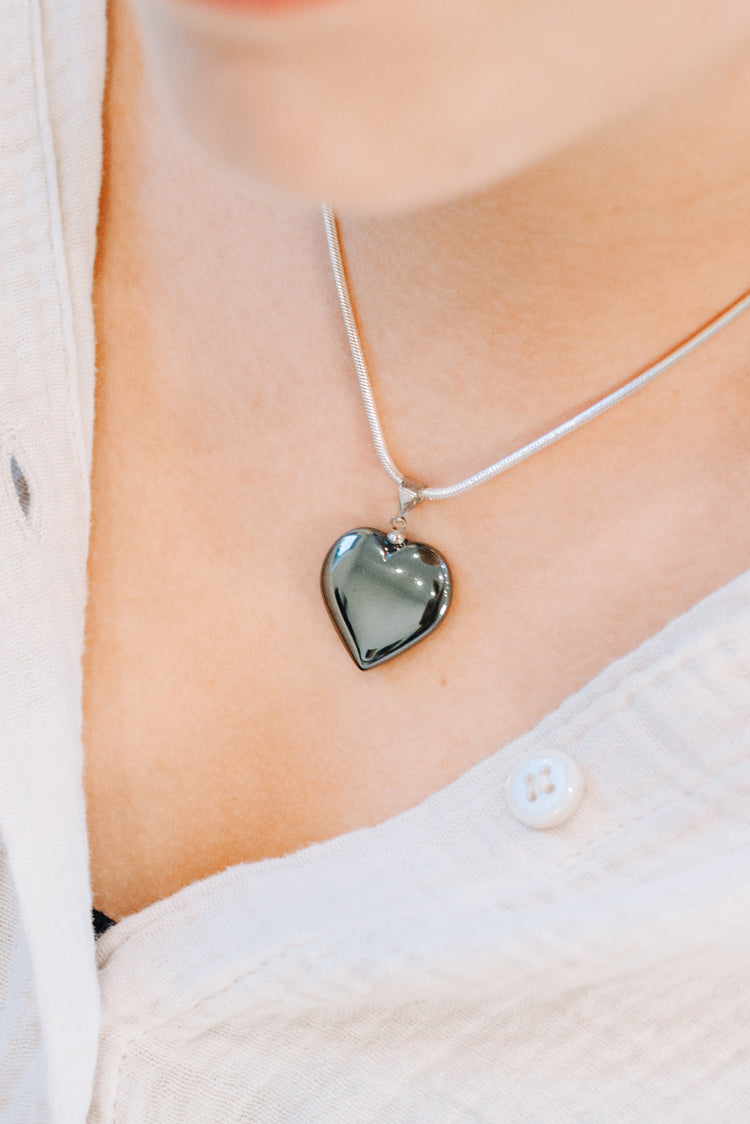 Hematite heart pendant | 2x2 cm