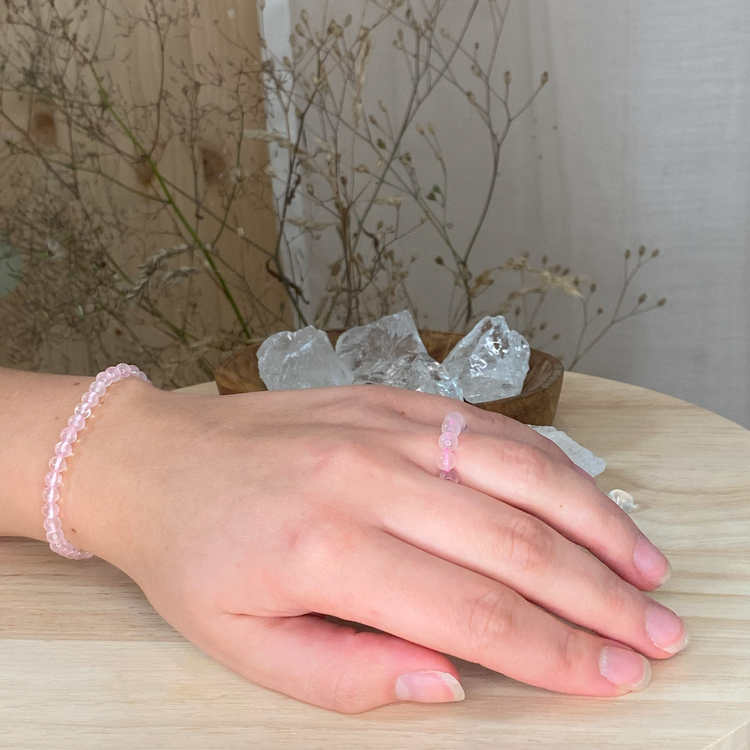 Rose quartz | elastic ball ring
