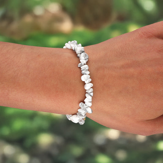 Magnesite chip bracelet