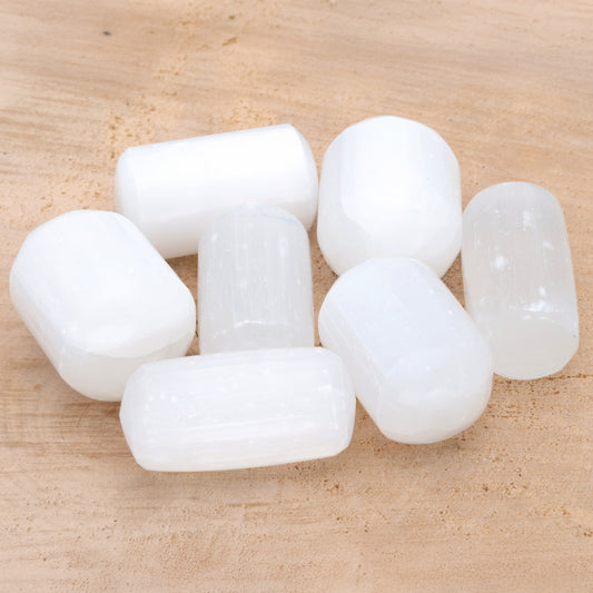 Selenite tumbled stone