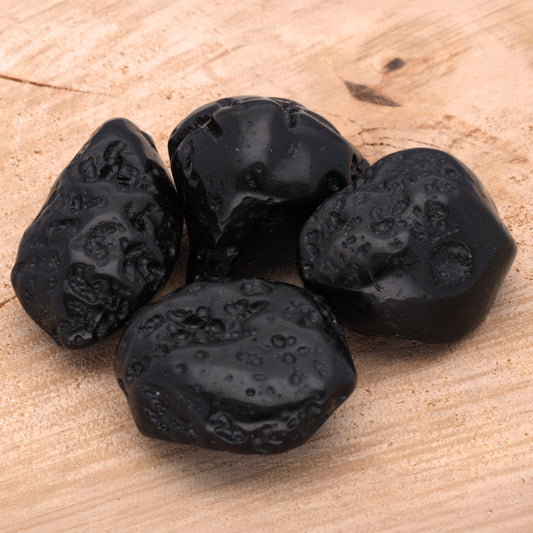 Tektite tumbled stone