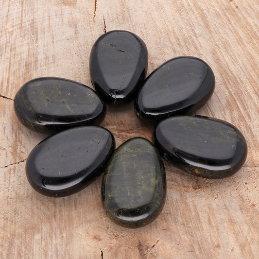 Tourmaline, green (Verdelite) drop pendant