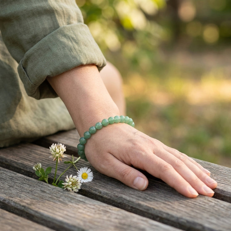 Aventurin, grün Kugelarmband | 6 mm — Lifestyle-Tragebild