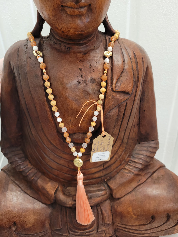 108-Perlen Mala aus Palo Santo, Sonnenstein & Bergkristall – Handgefertigte Gebetskette für Wärme & innere Balance