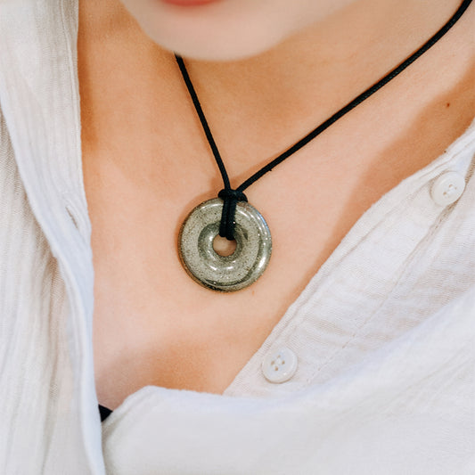 Pyrit Donut | 30 mm Anhänger + Baumwollband