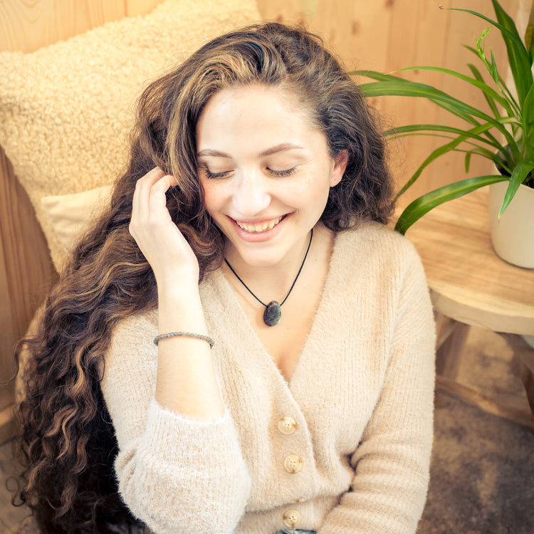 Labradorite drop pendant