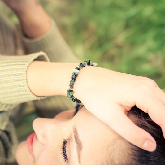 Emerald chip bracelet