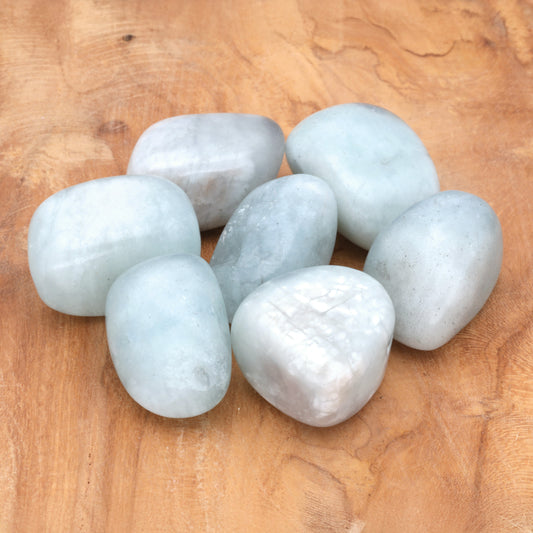 Aquamarine tumbled stone