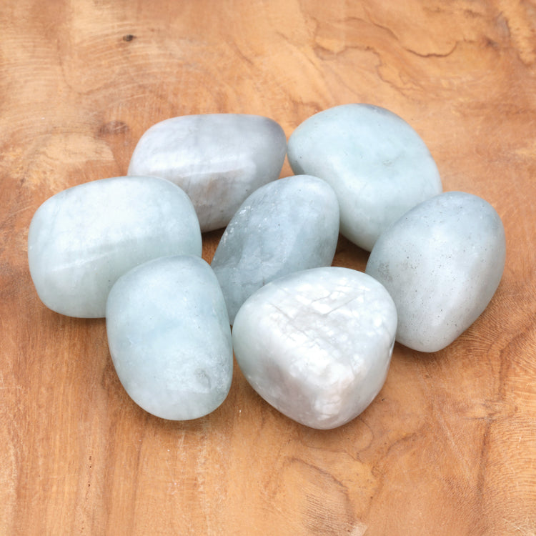 Aquamarine tumbled stone