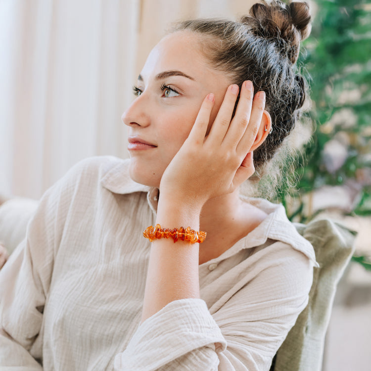 Amber chip bracelet (honey colored)