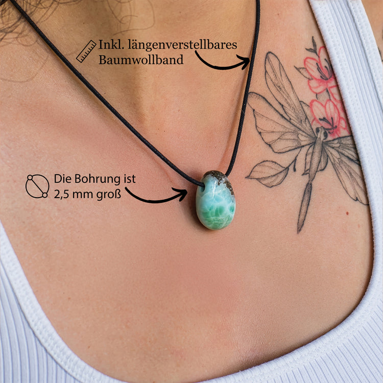 Larimar Tropfenanhänger mit Einschluss