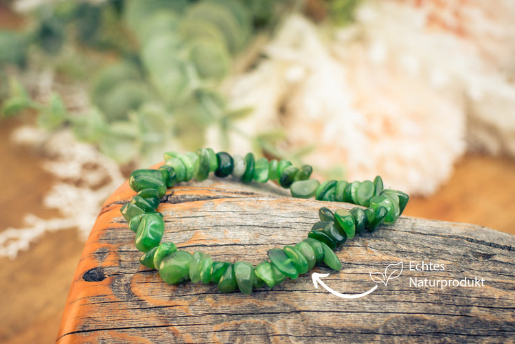 Jade (nephrite) chip bracelet