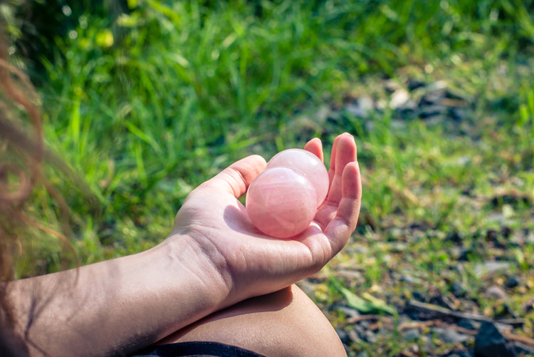 Rose quartz crystal ball | Including plexiglass holder