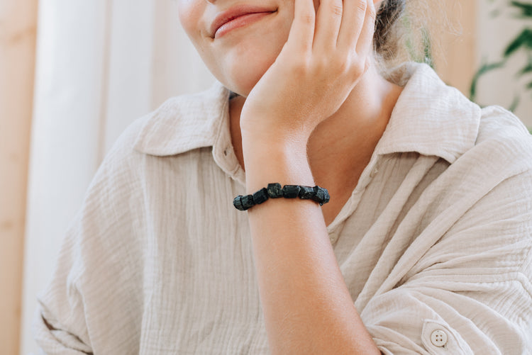 Tourmaline, black (Schörl) raw stone bracelet