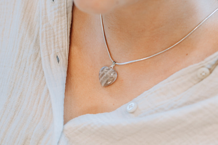 Moonstone heart pendant | 1.5x1.5 cm | 925 silver eyelet