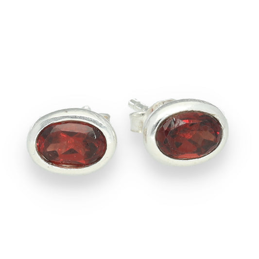 Faceted garnet earrings | Oval pearl 6x4 mm | 925 silver