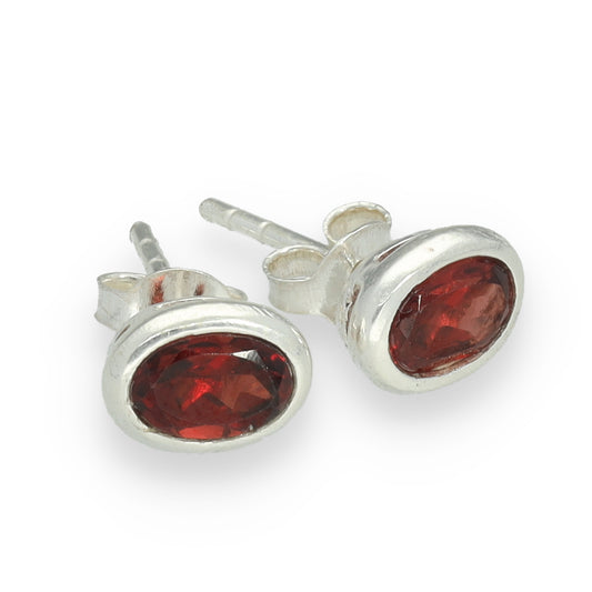 Faceted garnet earrings | Oval pearl 6x4 mm | 925 silver