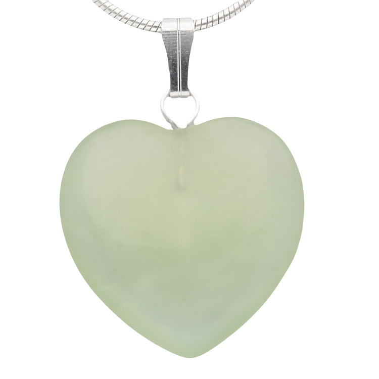 Chinese jade heart pendant | 2x2 cm