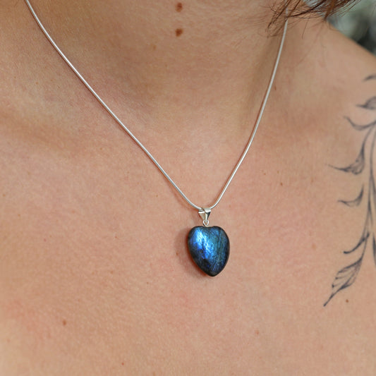 Labradorite heart pendant | 2x2 cm + 925 silver eyelet