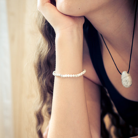 Magnesite mini bead bracelet | 4 mm