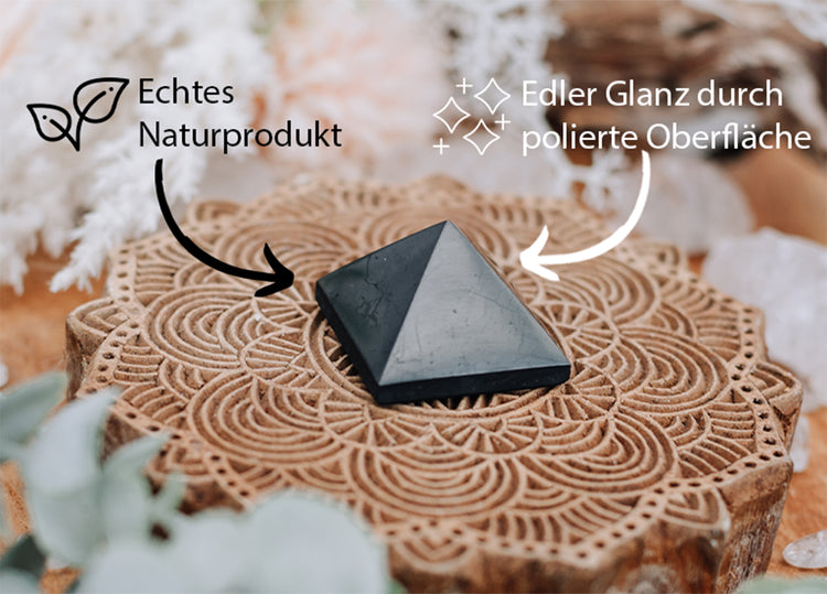Shungite pyramid 3x3 cm