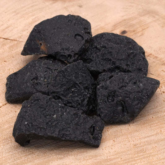 Tektite tumbled stone