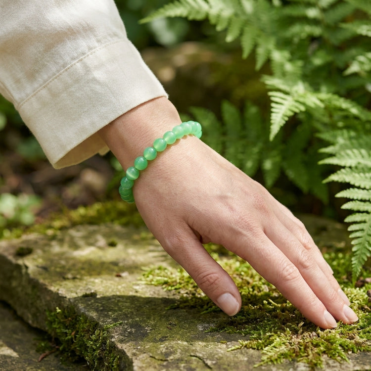 Chrysopras Kugelarmband | 8 mm — Lifestyle-Tragebild