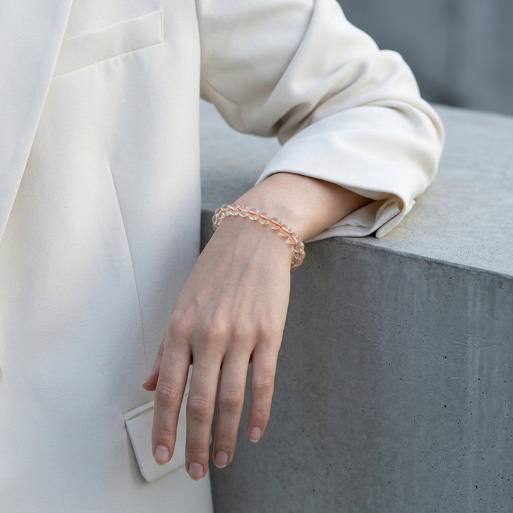 Citrin Kugelarmband | 6 mm am Handgelenk getragen – Tragebild
